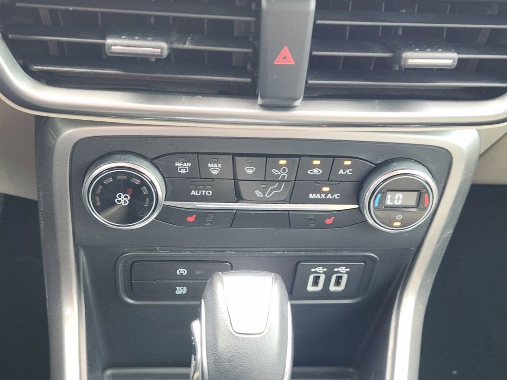 Certified 2018 Ford EcoSport SE w/ SE Convenience Package AWD/4WD image 18