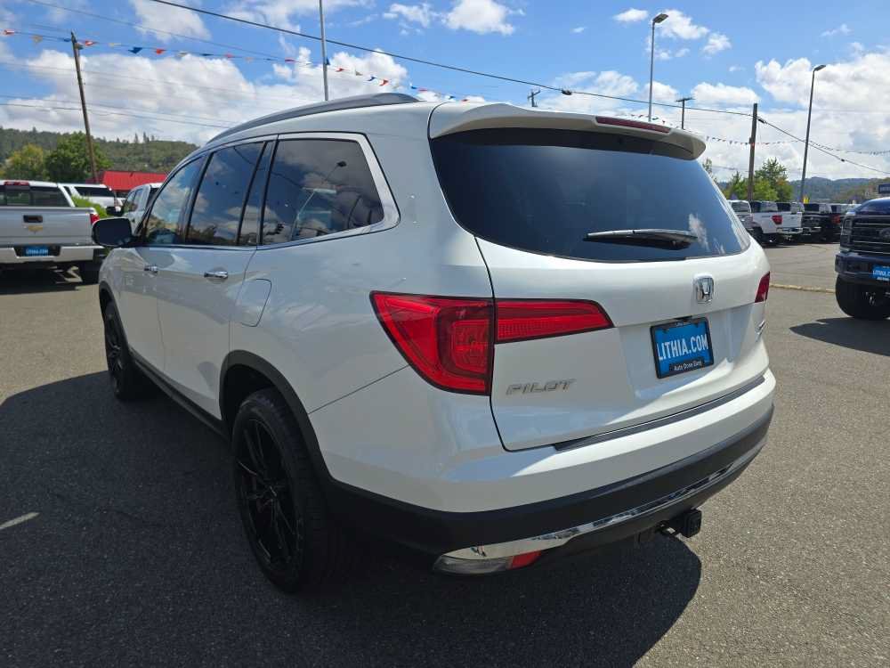 Used 2018 Honda Pilot Touring image 3