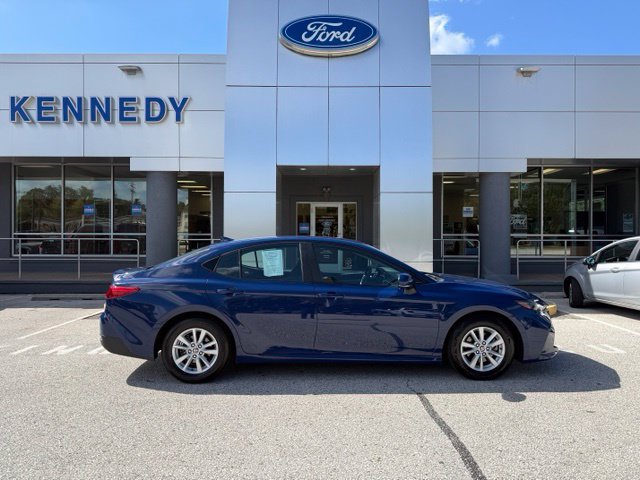 Used 2025 Toyota Camry LE FWD image 16
