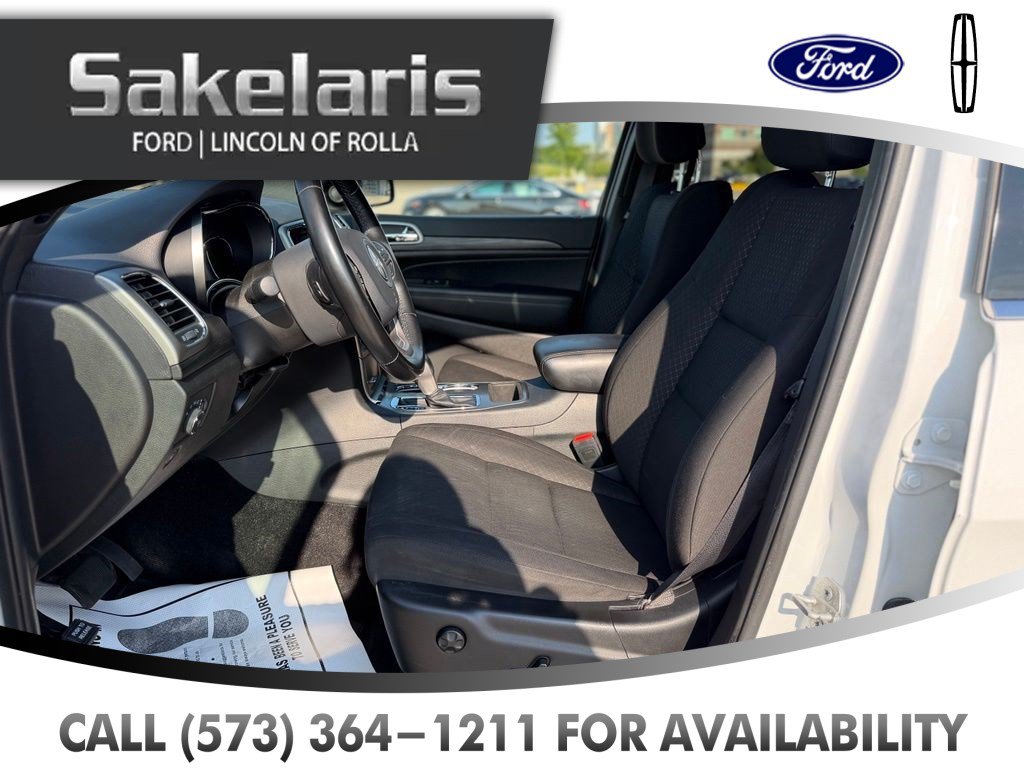 Used 2021 Jeep Grand Cherokee Laredo w/ Security & Convenience Group AWD/4WD image 12