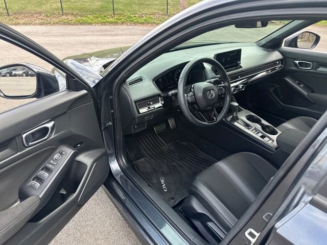 Used 2025 Honda Civic Sport image 31