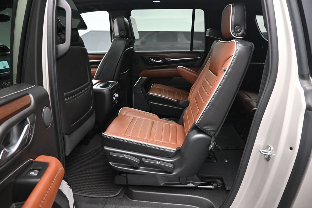 Used 2023 GMC Yukon XL Denali Ultimate AWD/4WD image 21