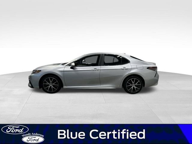 Used 2021 Toyota Camry SE image 3