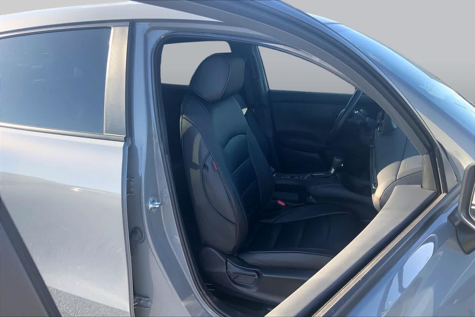 Used 2025 Honda HR-V Sport image 9