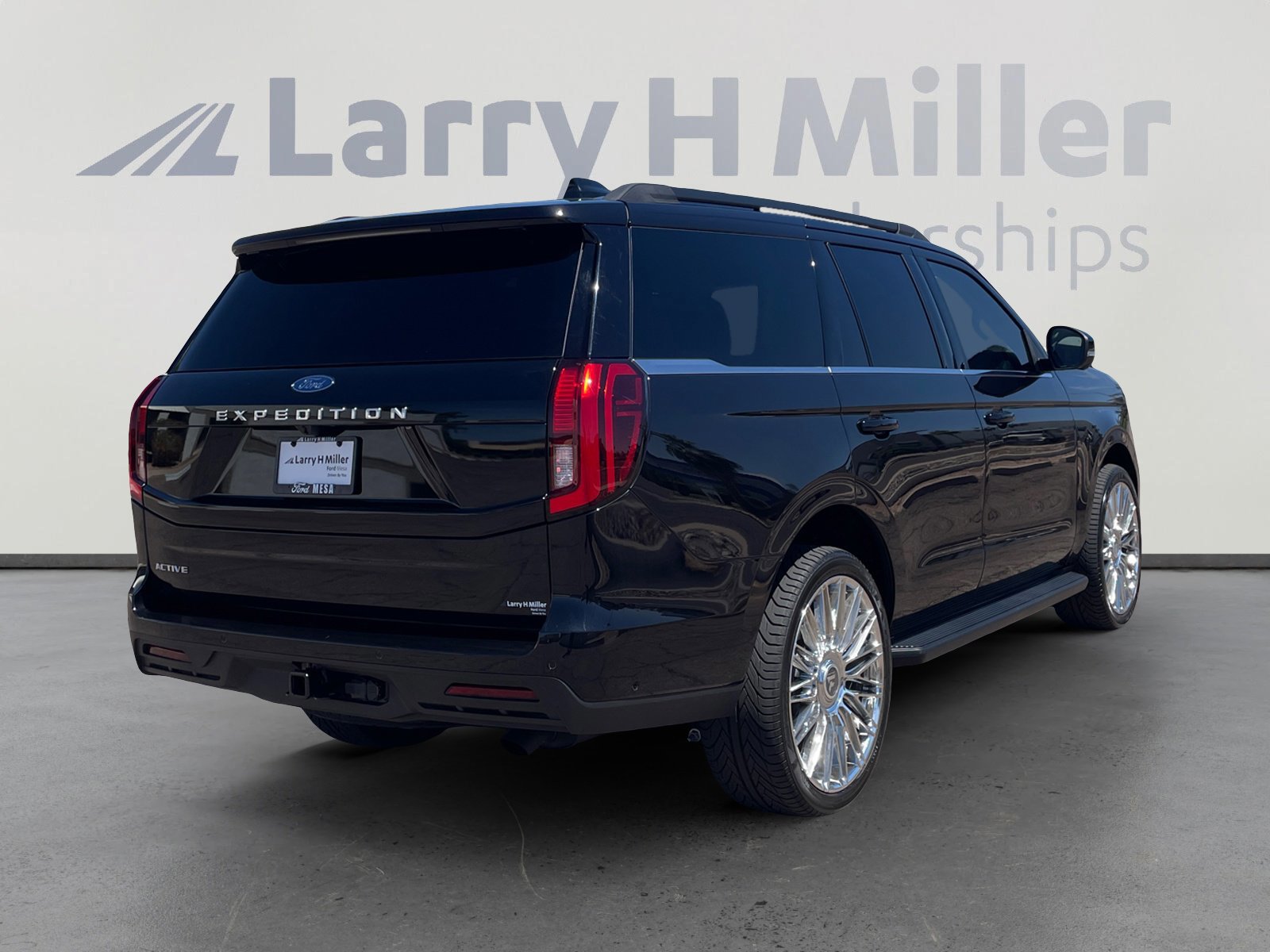 Certified 2025 Ford Expedition Active RWD image 6