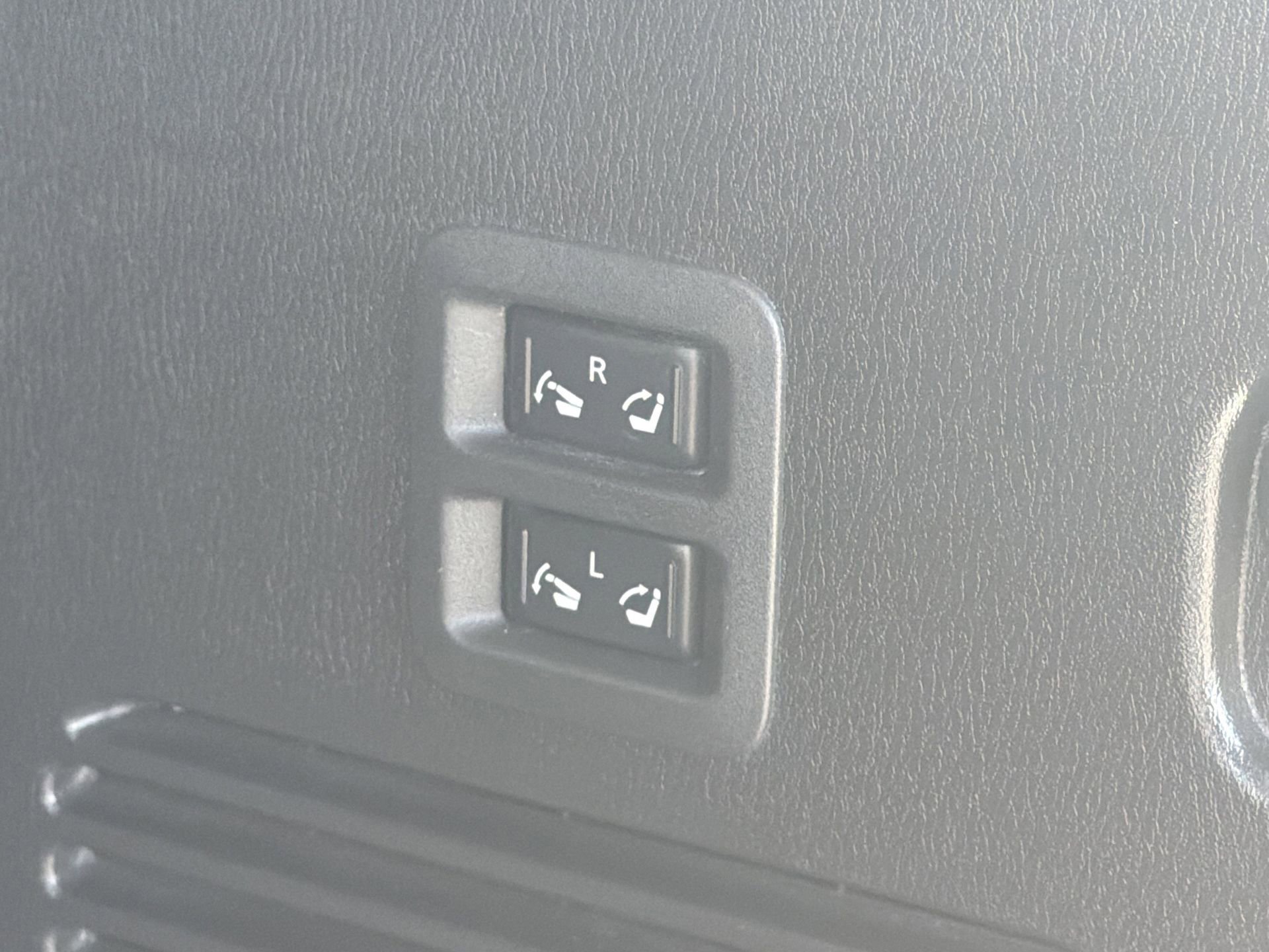 Used 2024 INFINITI QX80 Luxe AWD/4WD image 35