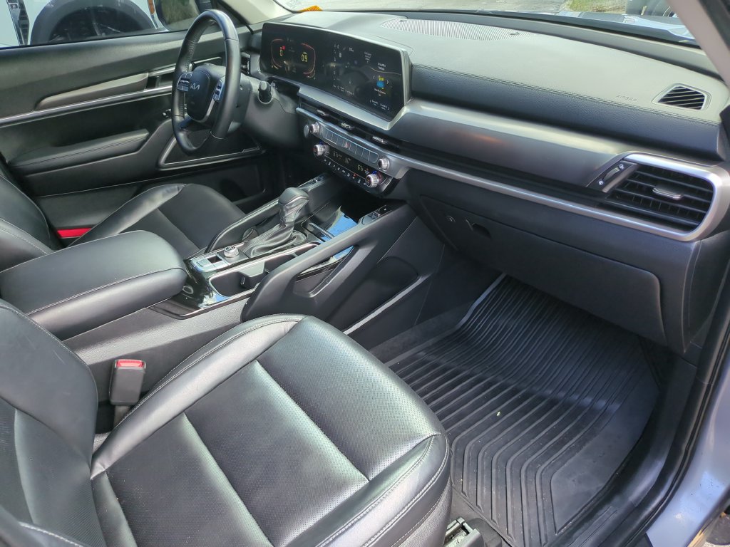 Used 2023 Kia Telluride S FWD image 16