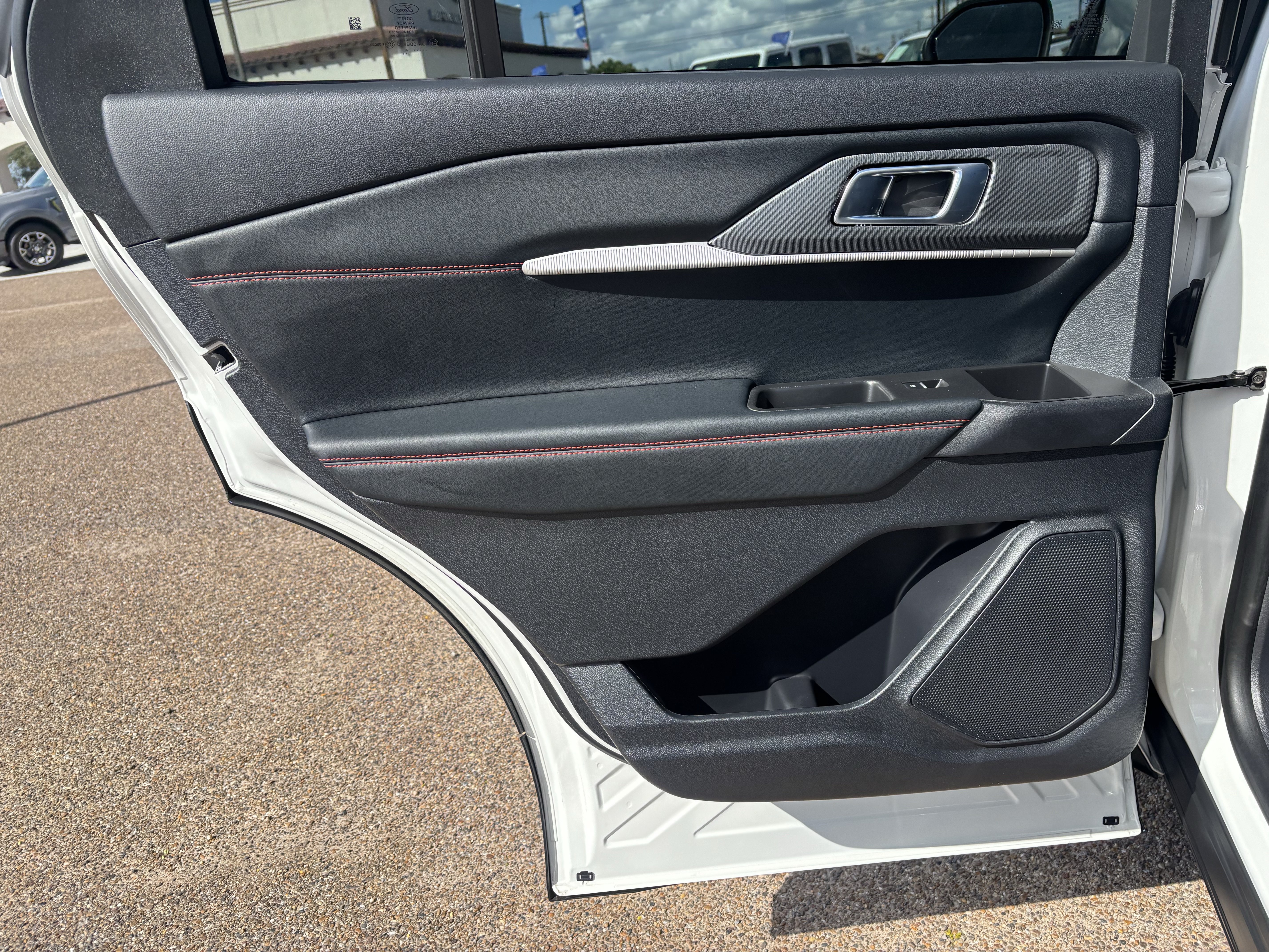 Certified 2026 Ford Explorer ST-Line w/ ST-Line Street Pack RWD image 14
