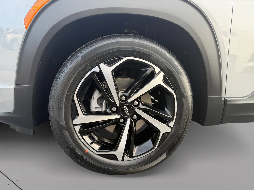 Used 2023 Chevrolet TrailBlazer RS w/ Convenience Package FWD image 9