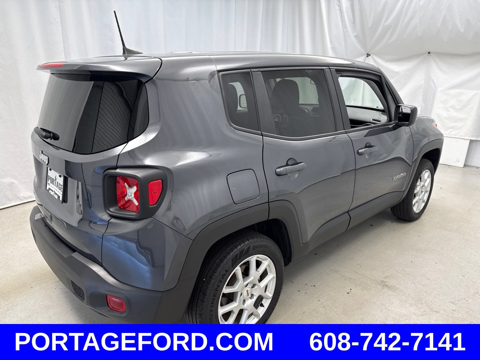 Used 2023 Jeep Renegade Latitude AWD/4WD image 2