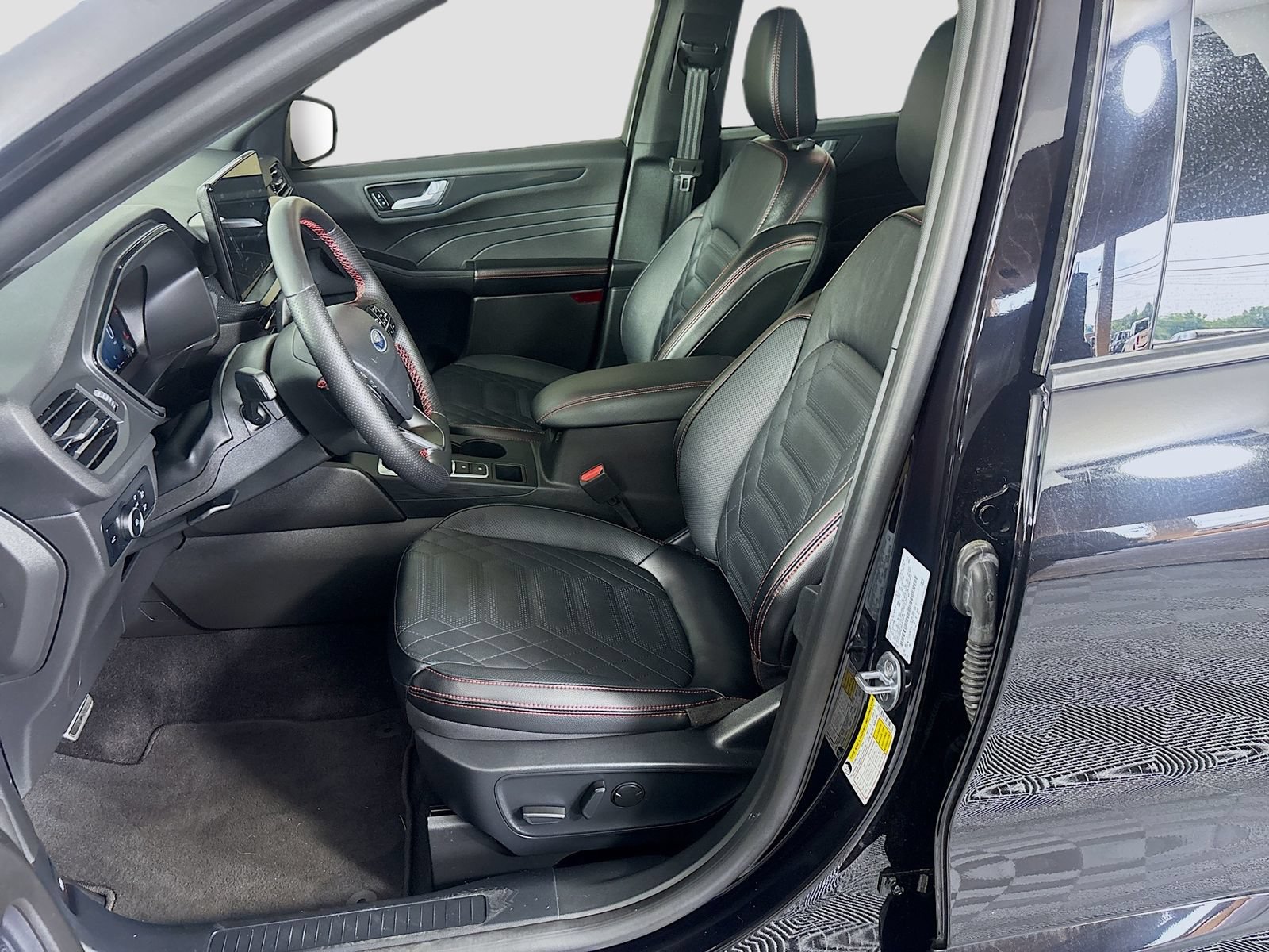 Certified 2024 Ford Escape ST-Line Elite w/ Premium Technology Package AWD/4WD image 22