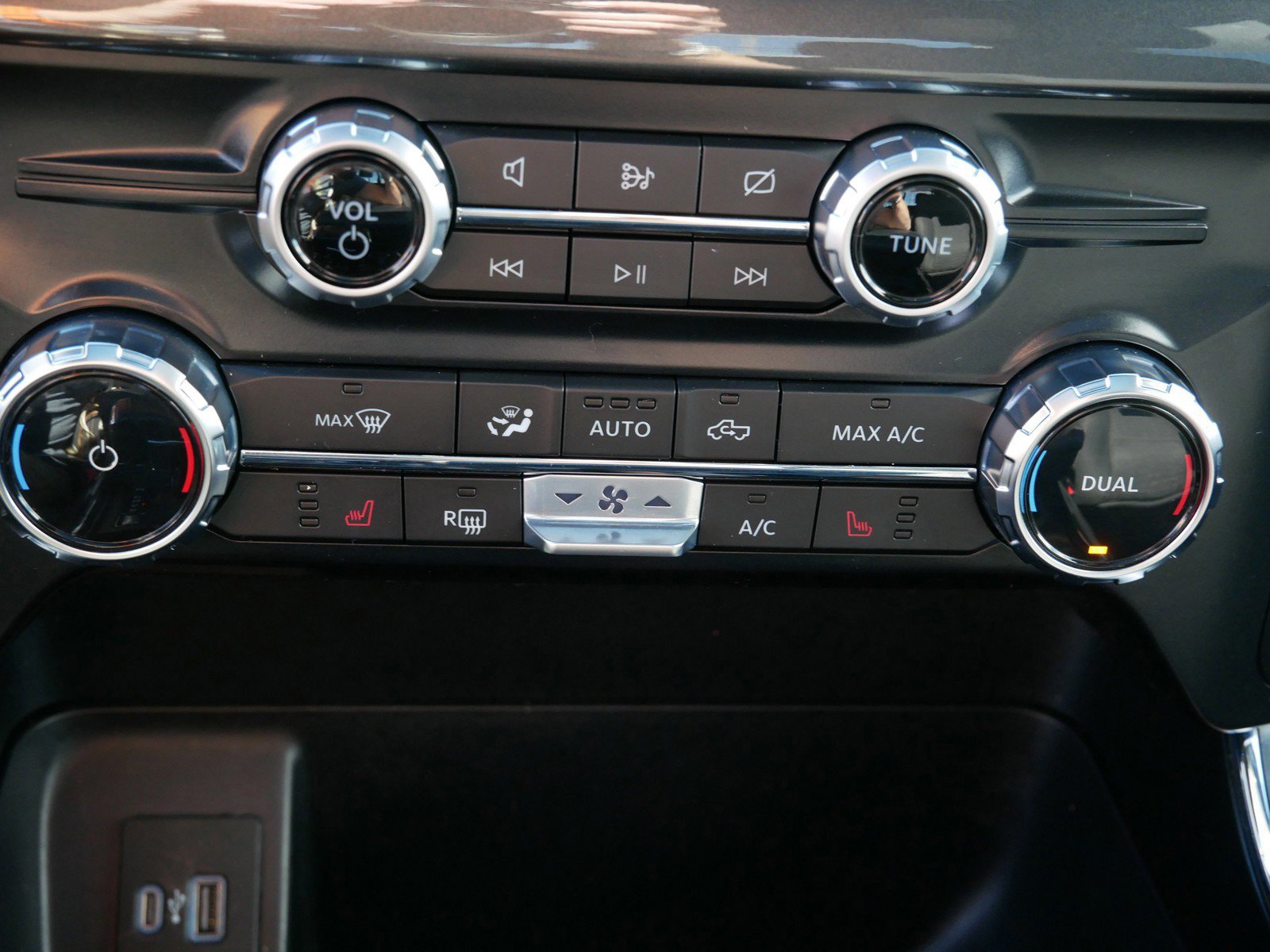 Certified 2022 Ford F150 XLT w/ Equipment Group 302A High image 29