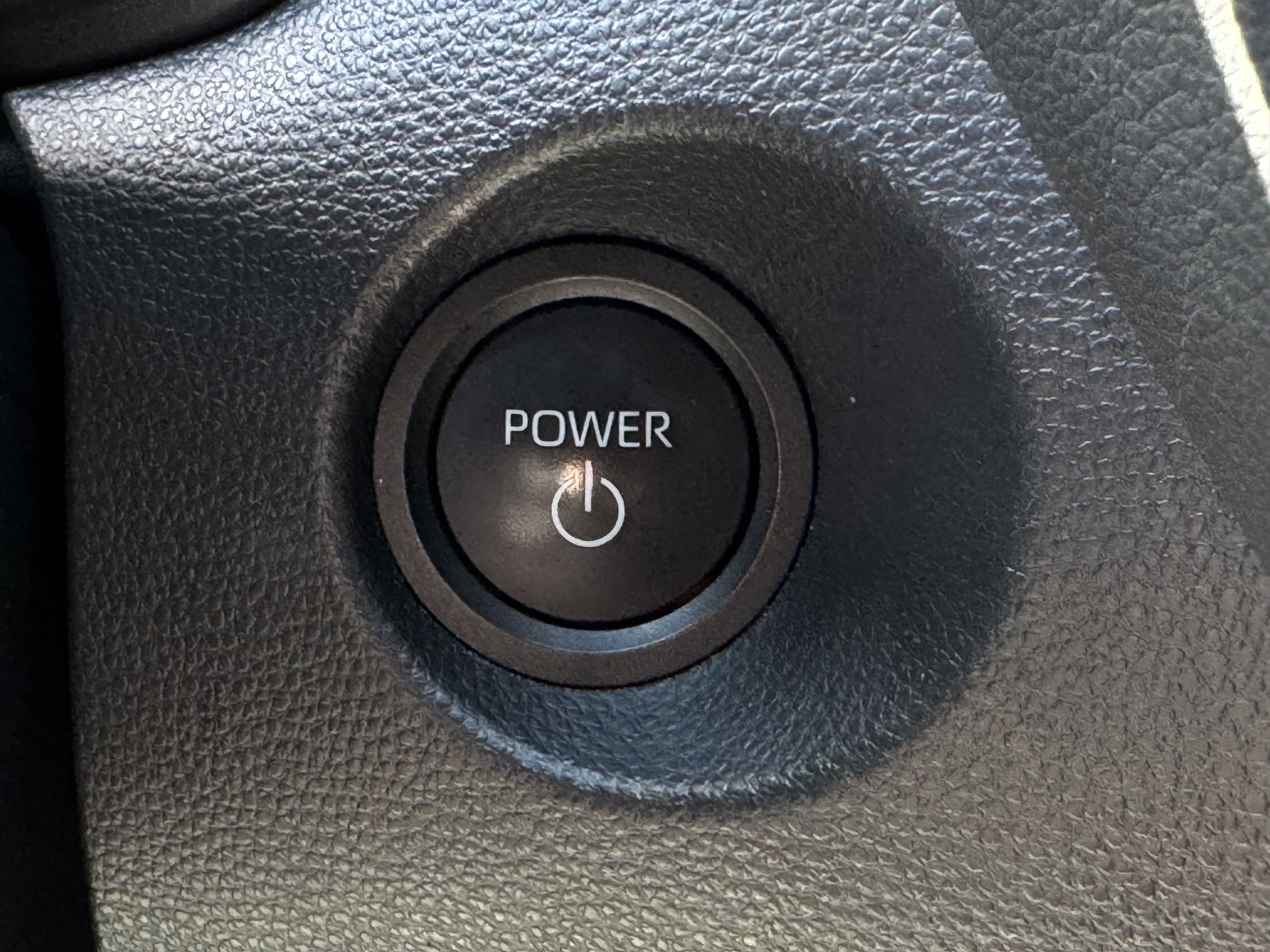 Used 2024 Toyota Corolla Cross SE image 19