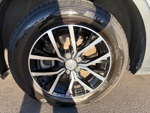 Used 2021 Volkswagen Tiguan SE AWD/4WD image 26
