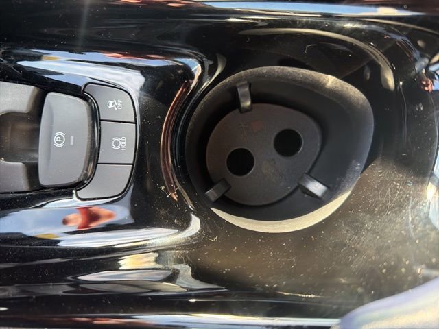 Used 2020 Toyota C-HR XLE image 26