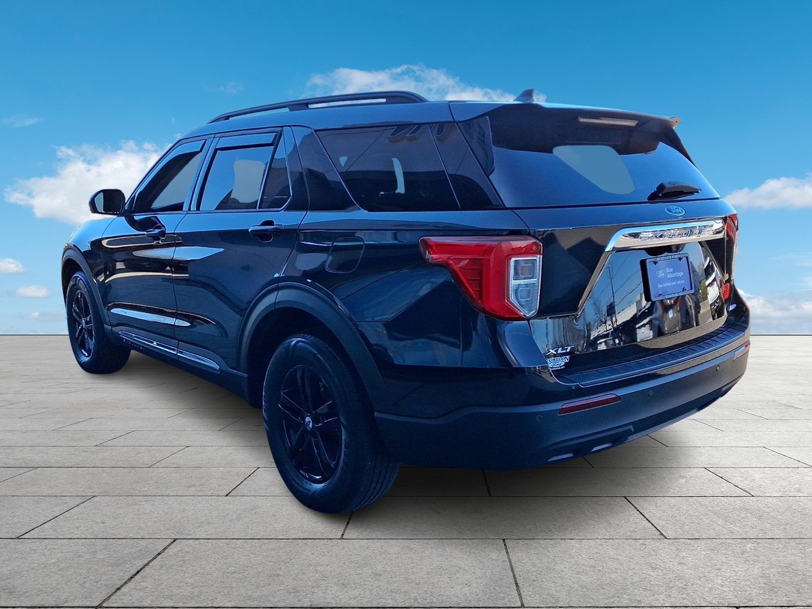 Certified 2021 Ford Explorer XLT image 4