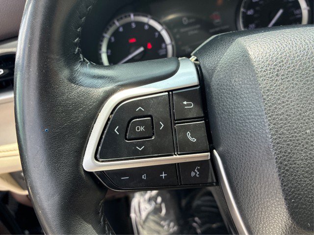 Used 2022 Toyota Highlander XLE AWD/4WD image 23