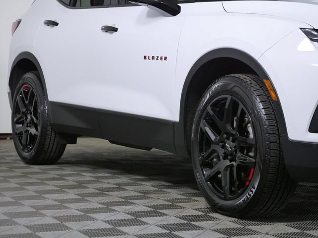 Used 2022 Chevrolet Blazer LT w/ Redline Edition AWD/4WD image 2