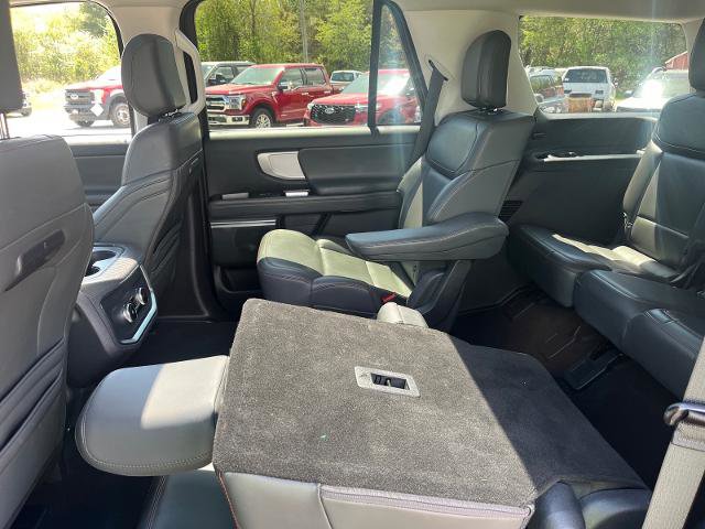 Certified 2025 Ford Expedition Active AWD/4WD image 18
