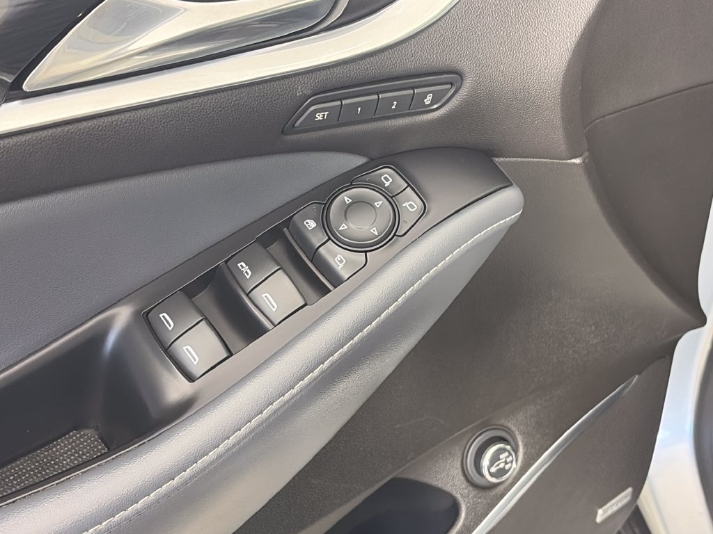 Used 2021 Buick Enclave Premium w/ Sun and Sites Package FWD image 25