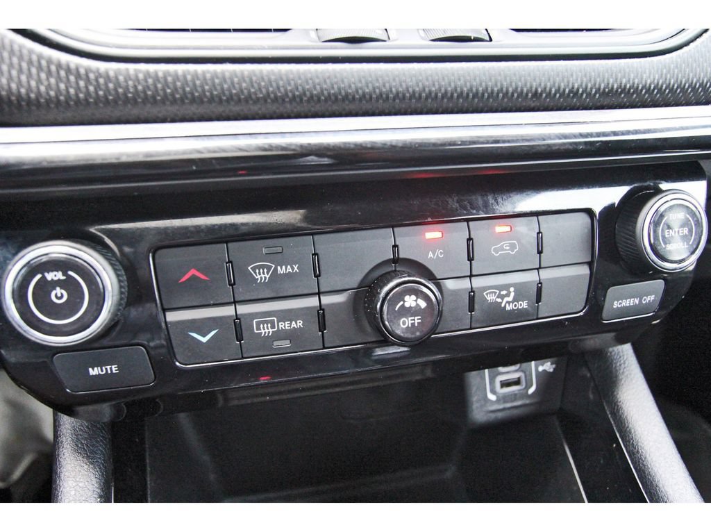 Used 2023 Jeep Compass Latitude AWD/4WD image 28