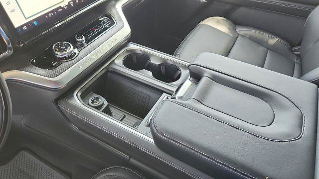 Certified 2025 Ford Expedition Max Platinum w/ Stealth Appearance Package AWD/4WD image 16
