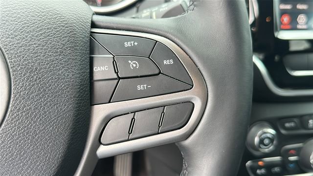 Used 2019 Jeep Cherokee Limited FWD image 25