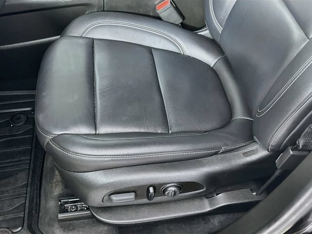 Used 2023 Chevrolet Traverse LT w/ LT Premium Package AWD/4WD image 29