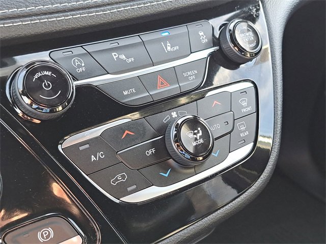 Used 2021 Chrysler Pacifica Touring-L w/ Uconnect Theater Family Group image 15