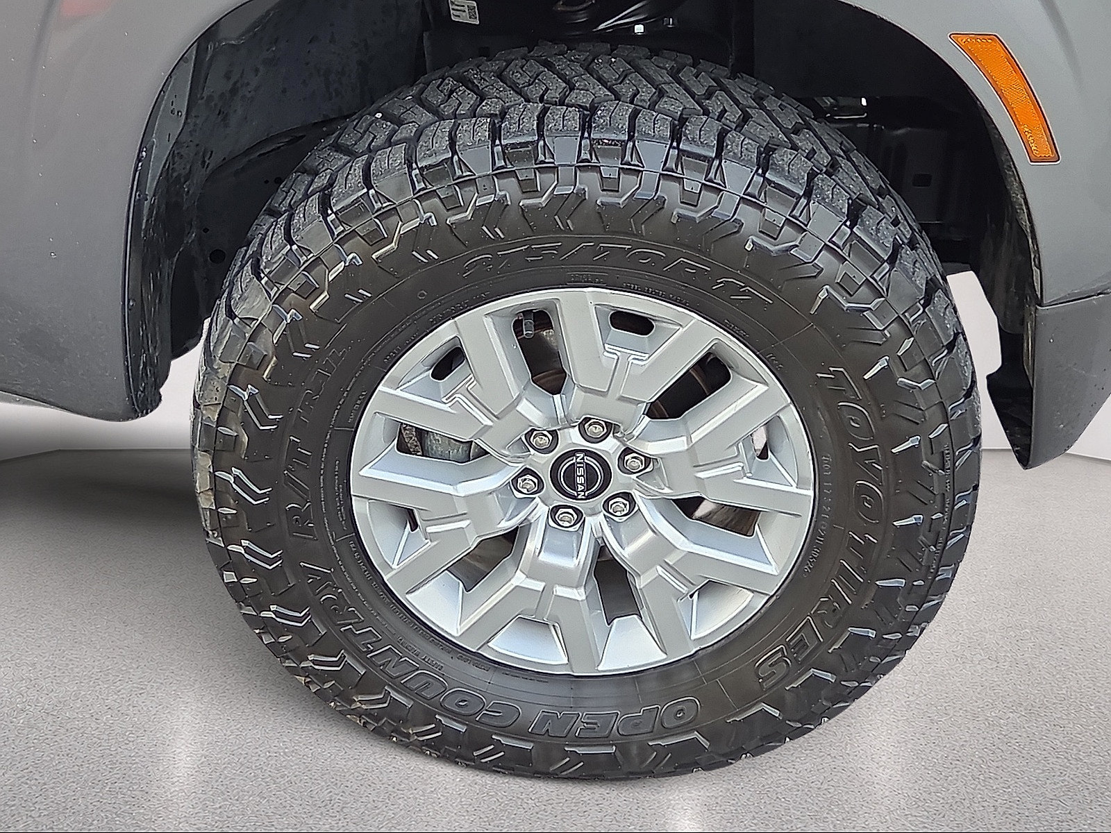 Used 2023 Nissan Frontier SV AWD/4WD image 7