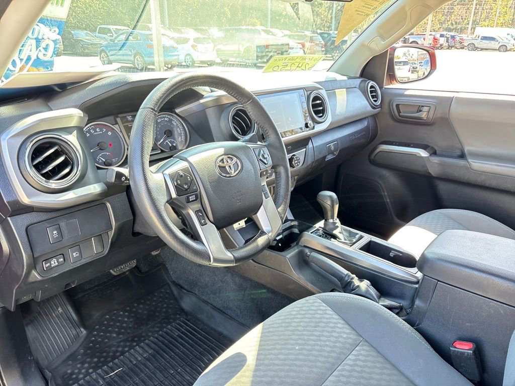 Used 2021 Toyota Tacoma SR5 w/ SR5 Appearance Package (SM) image 10