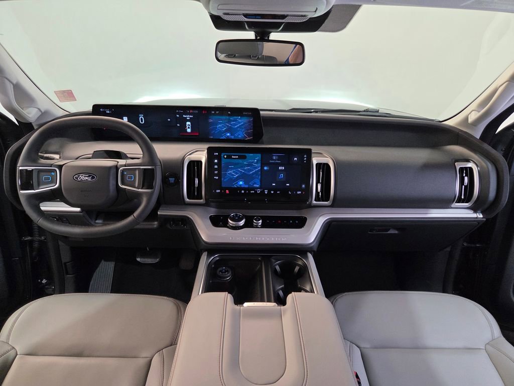 Certified 2025 Ford Expedition Active image 23