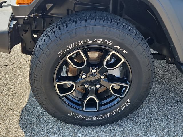 Used 2018 Jeep Wrangler Sport AWD/4WD image 9