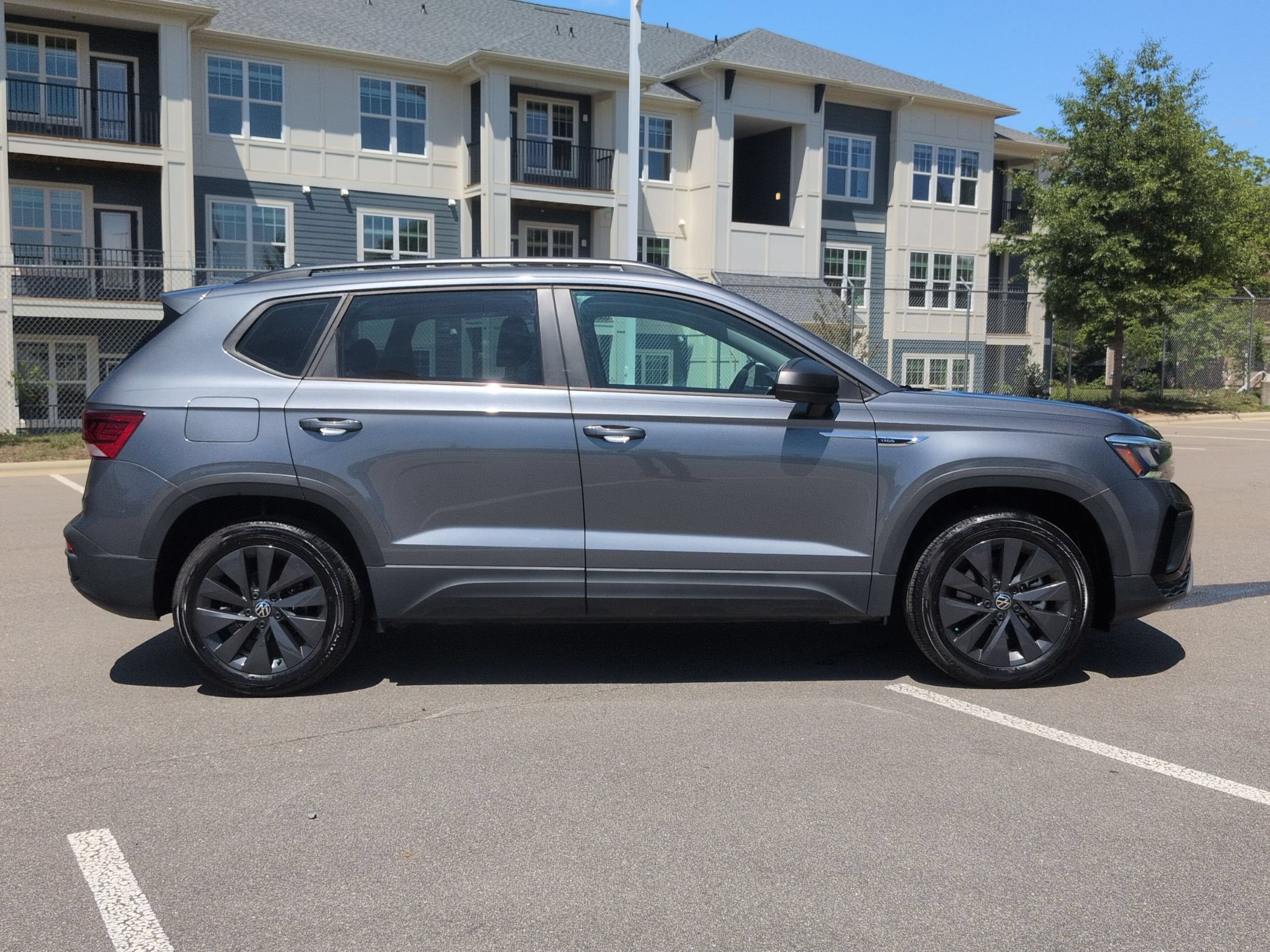 Used 2023 Volkswagen Taos S FWD image 3