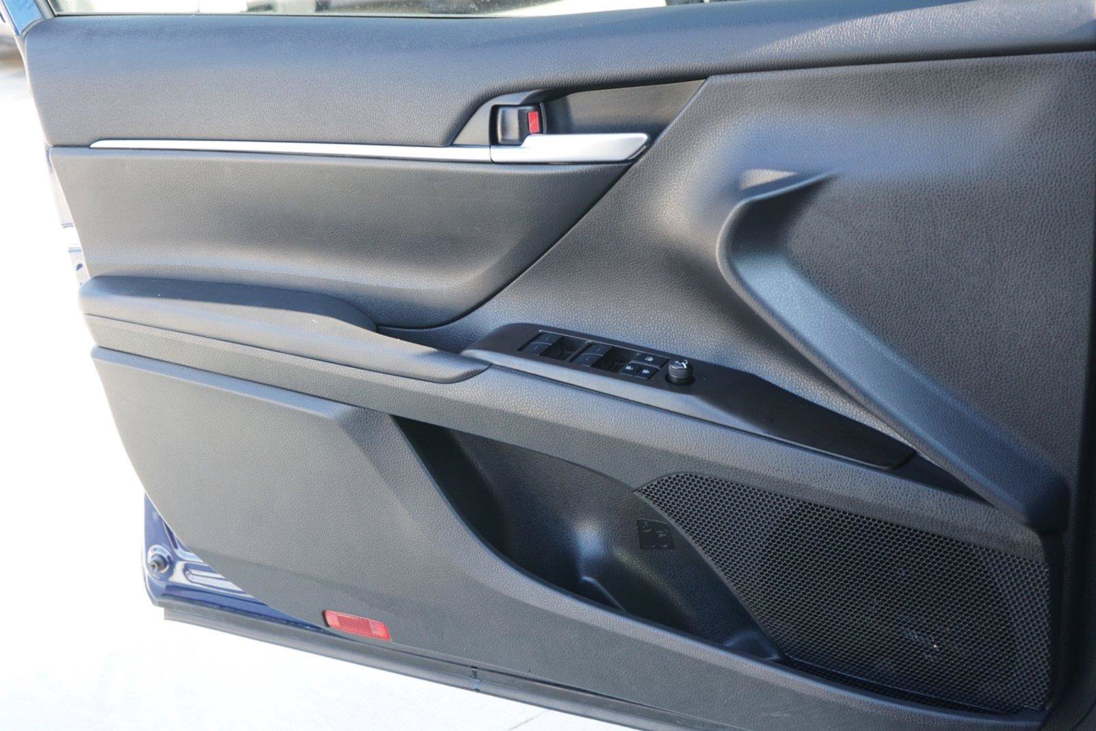 Used 2024 Toyota Camry SE FWD image 19
