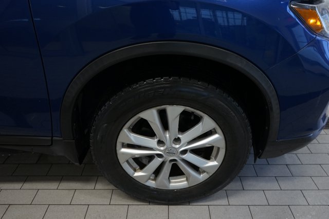 Used 2017 Nissan Rogue SV AWD/4WD image 15