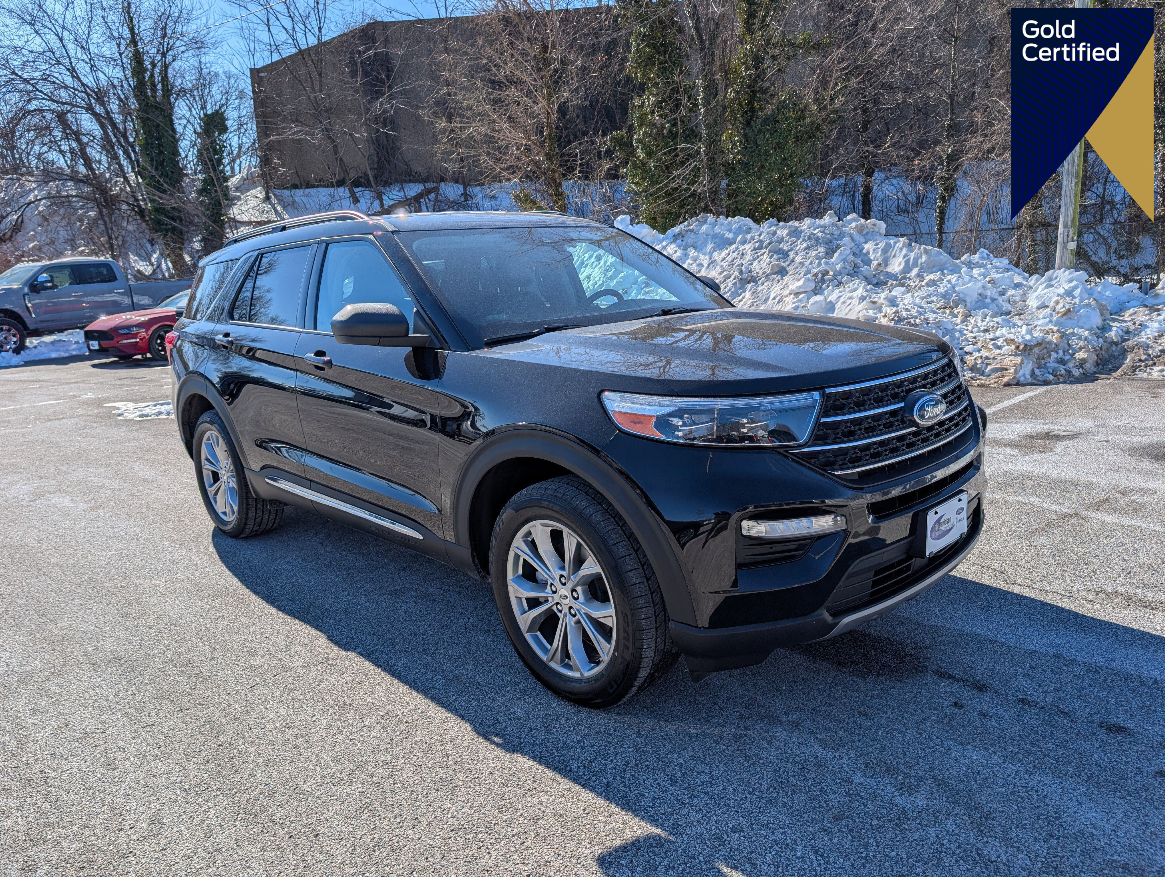 Certified 2022 Ford Explorer XLT w/ Equipment Group 202A image 1