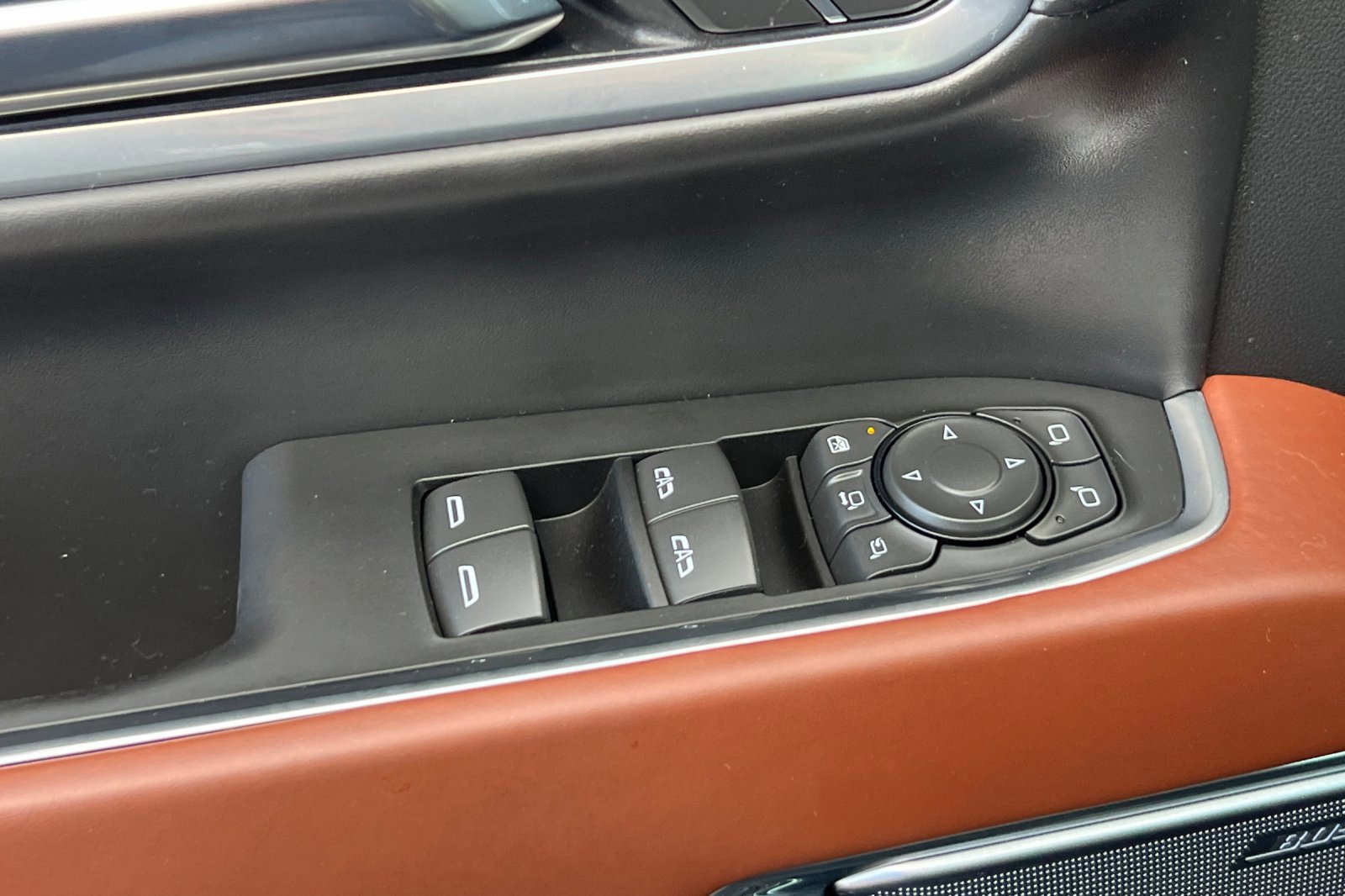 Used 2025 GMC Sierra 2500 Denali Ultimate image 11