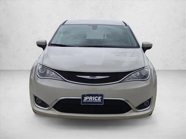 Used 2017 Chrysler Pacifica Touring Plus w/ Tire & Wheel Group FWD video 2