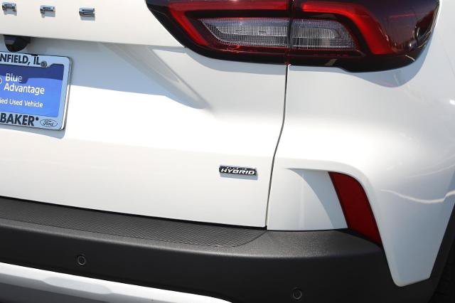 Certified 2025 Ford Escape SE w/ PHEV Premium Package FWD image 8