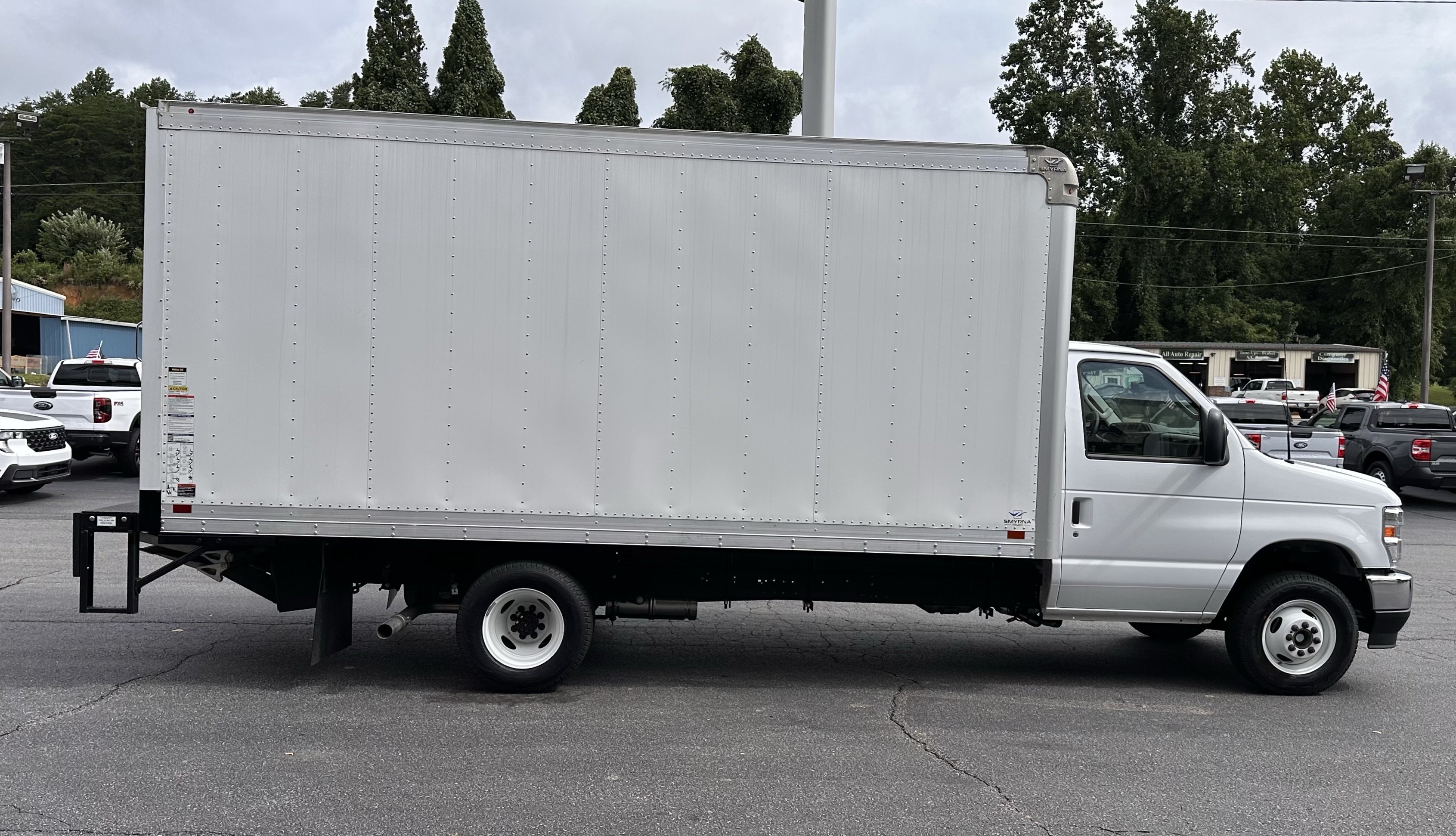Certified 2026 Ford E-450 and Econoline 450 Super Duty w/ Power Equipment Group RWD image 6