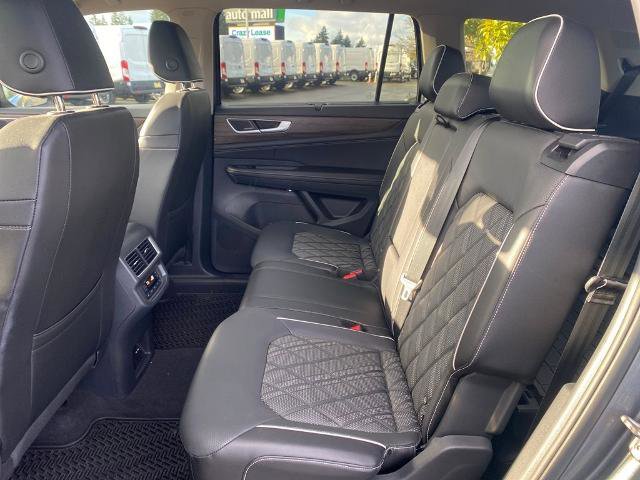 Used 2024 Volkswagen Atlas SEL Premium R-Line image 9