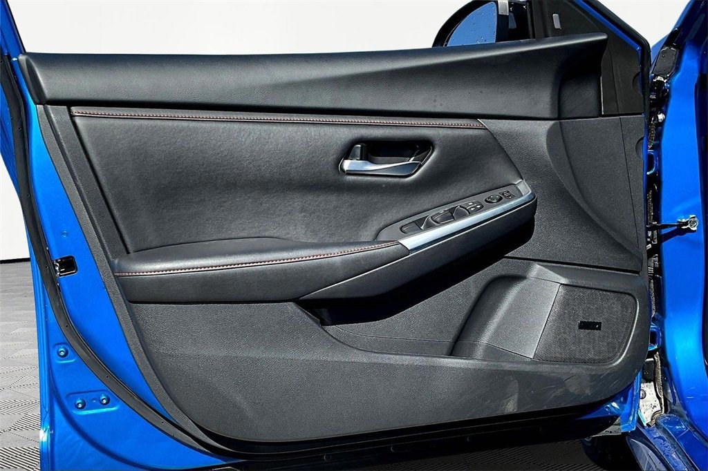 Used 2024 Nissan Sentra SR w/ SR Premium Package image 23