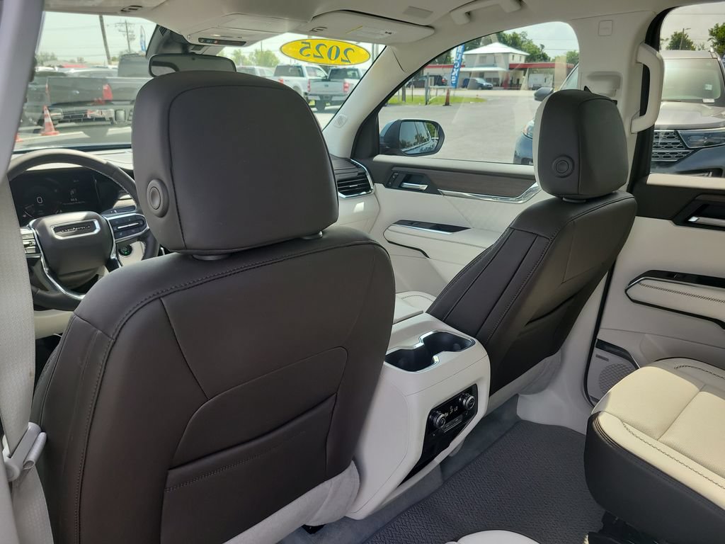 Used 2025 GMC Acadia Denali w/ LPO, Floor Liner Package FWD image 12