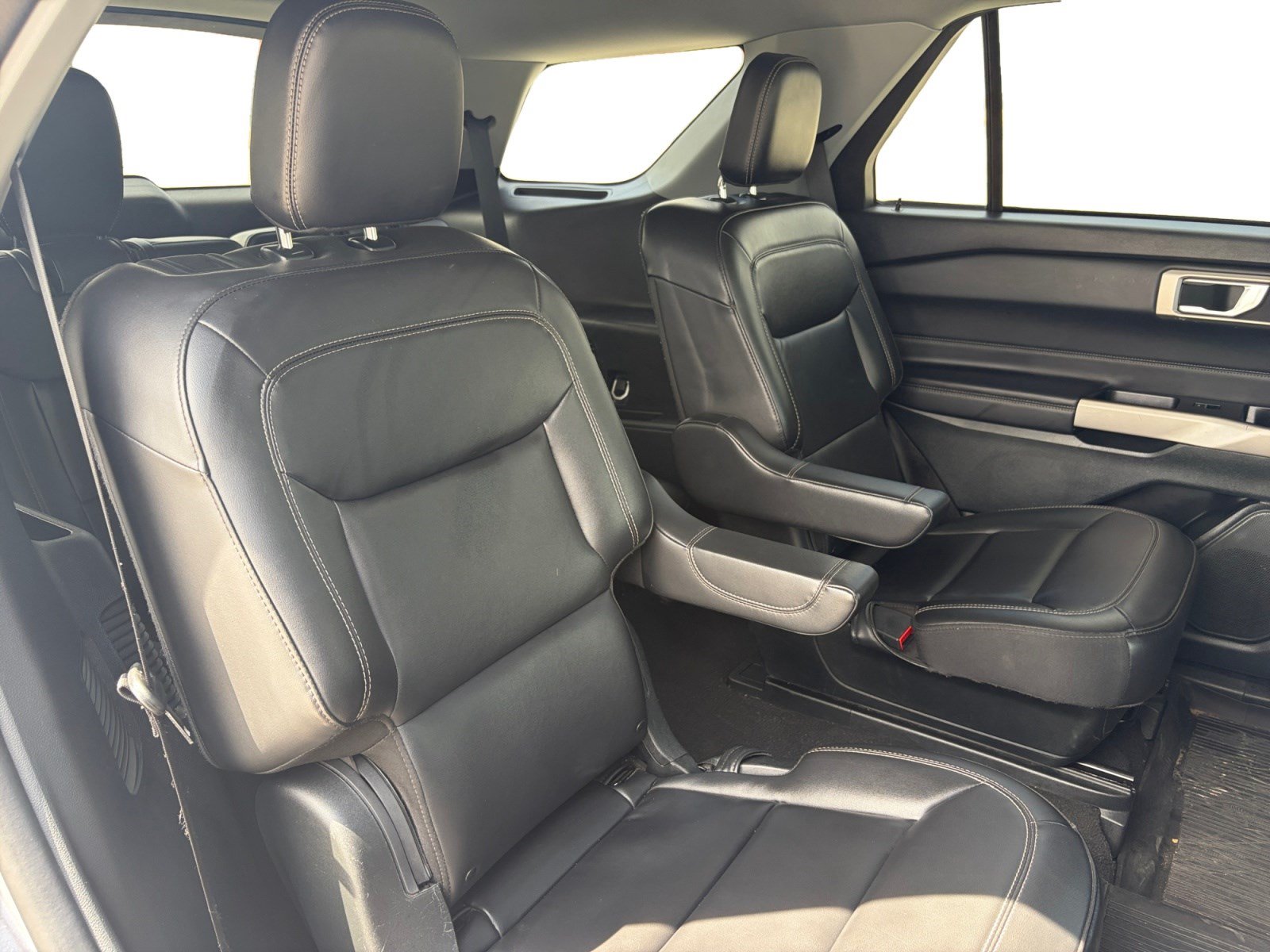 Certified 2023 Ford Explorer XLT w/ Equipment Group 202A RWD image 22