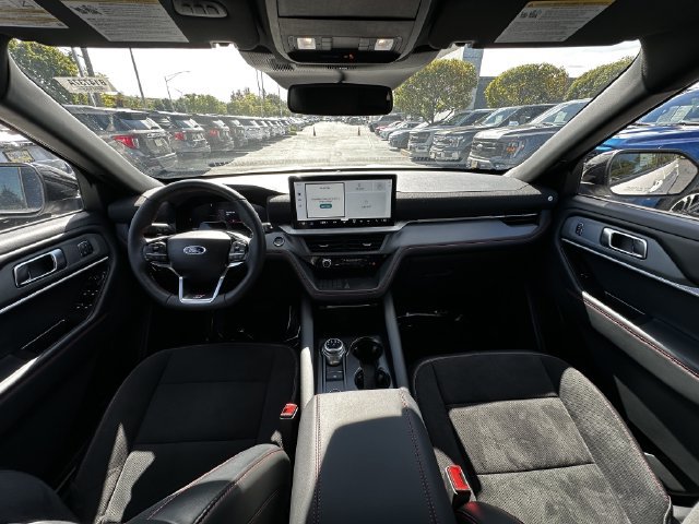 Certified 2025 Ford Explorer ST AWD/4WD image 3