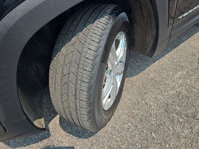 Used 2023 GMC Terrain SLE w/ Driver Convenience Package FWD image 31
