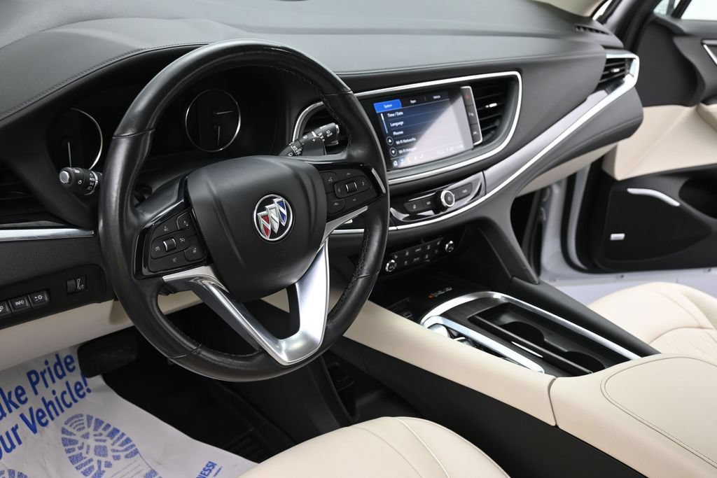 Used 2022 Buick Enclave Avenir w/ Avenir Technology Package AWD/4WD image 17