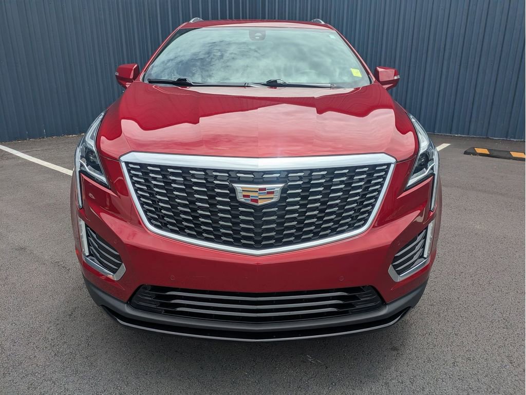 Used 2023 Cadillac XT5 Luxury FWD image 2