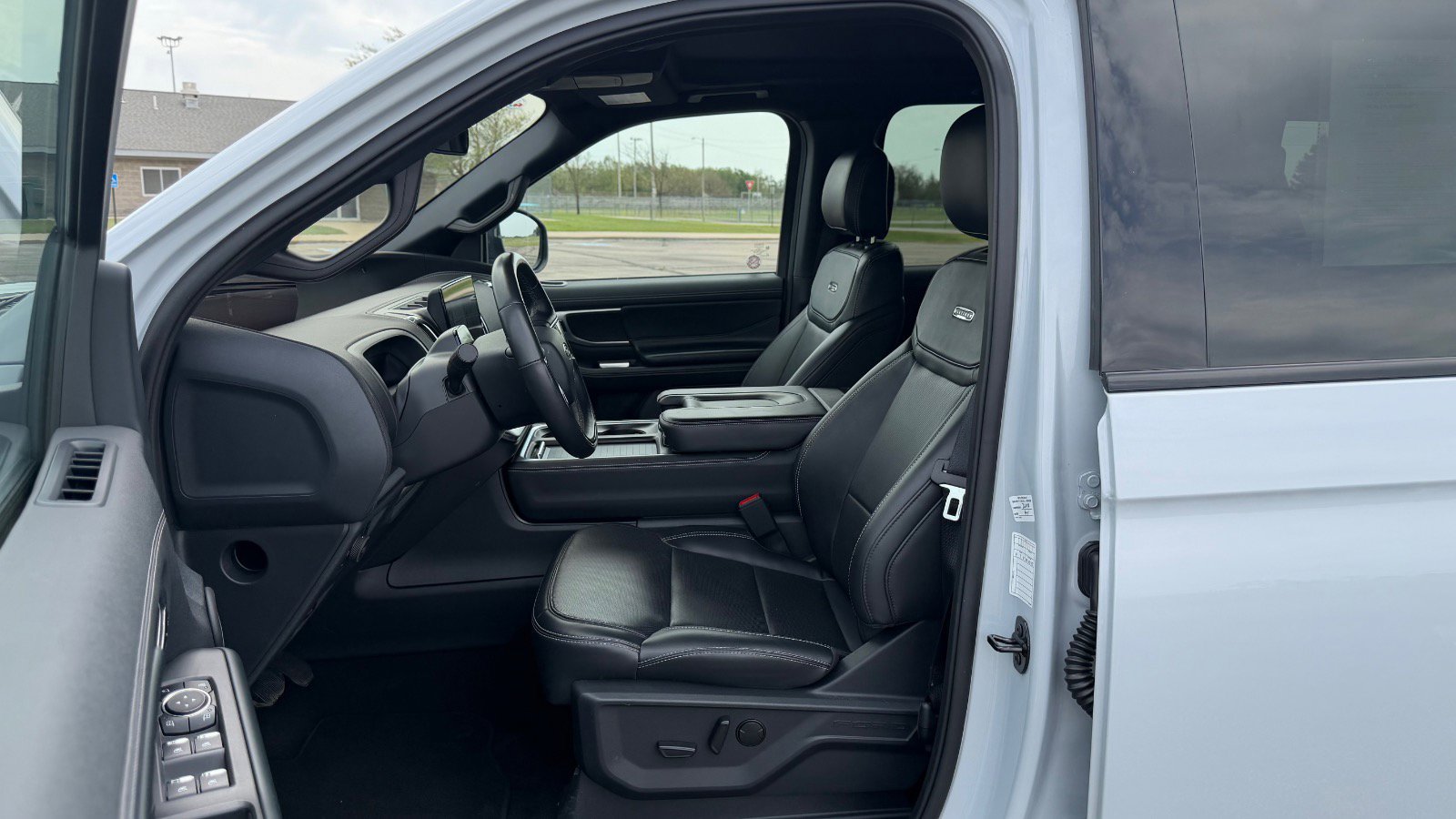 Certified 2025 Ford Expedition Max Platinum w/ Stealth Performance Package AWD/4WD image 20